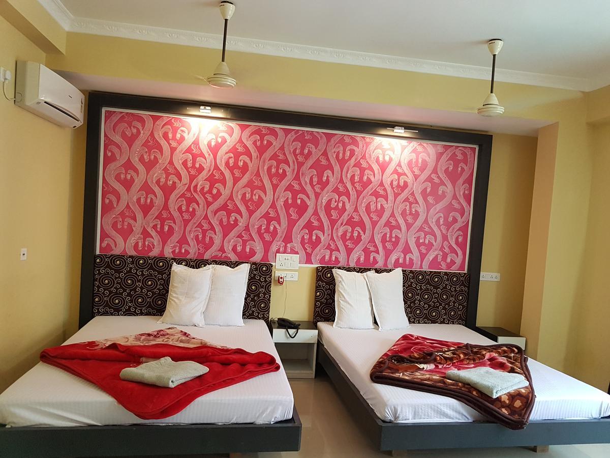 Swagatam International Hotel Tarapith Exterior foto